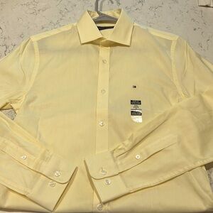 Hilfiger Men’s button down New with tags size small